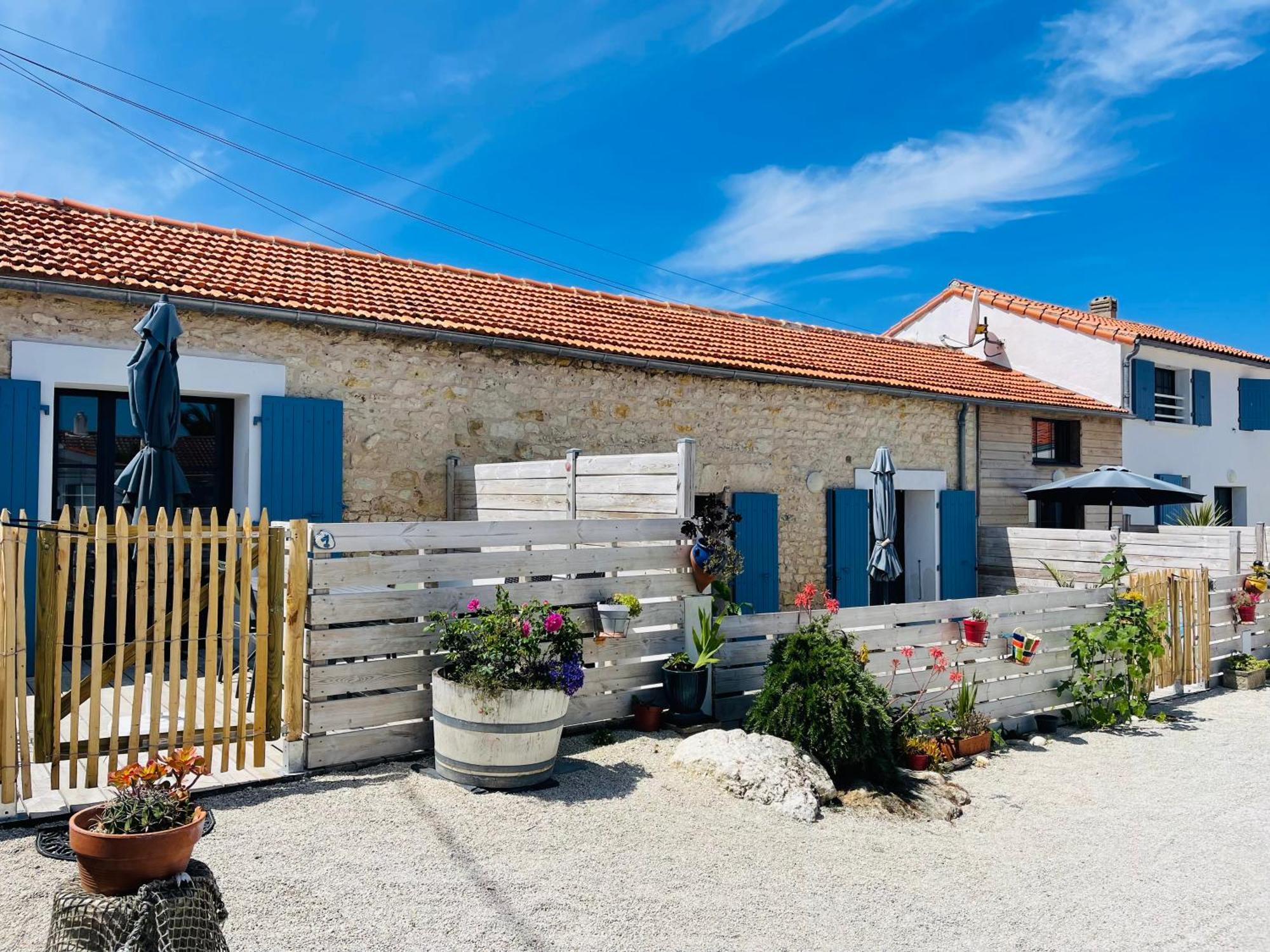 Clos Des Aigrettes -6 Gites De Charme Et Confort A 30M Du Port De La Cotiniere Bagian luar foto