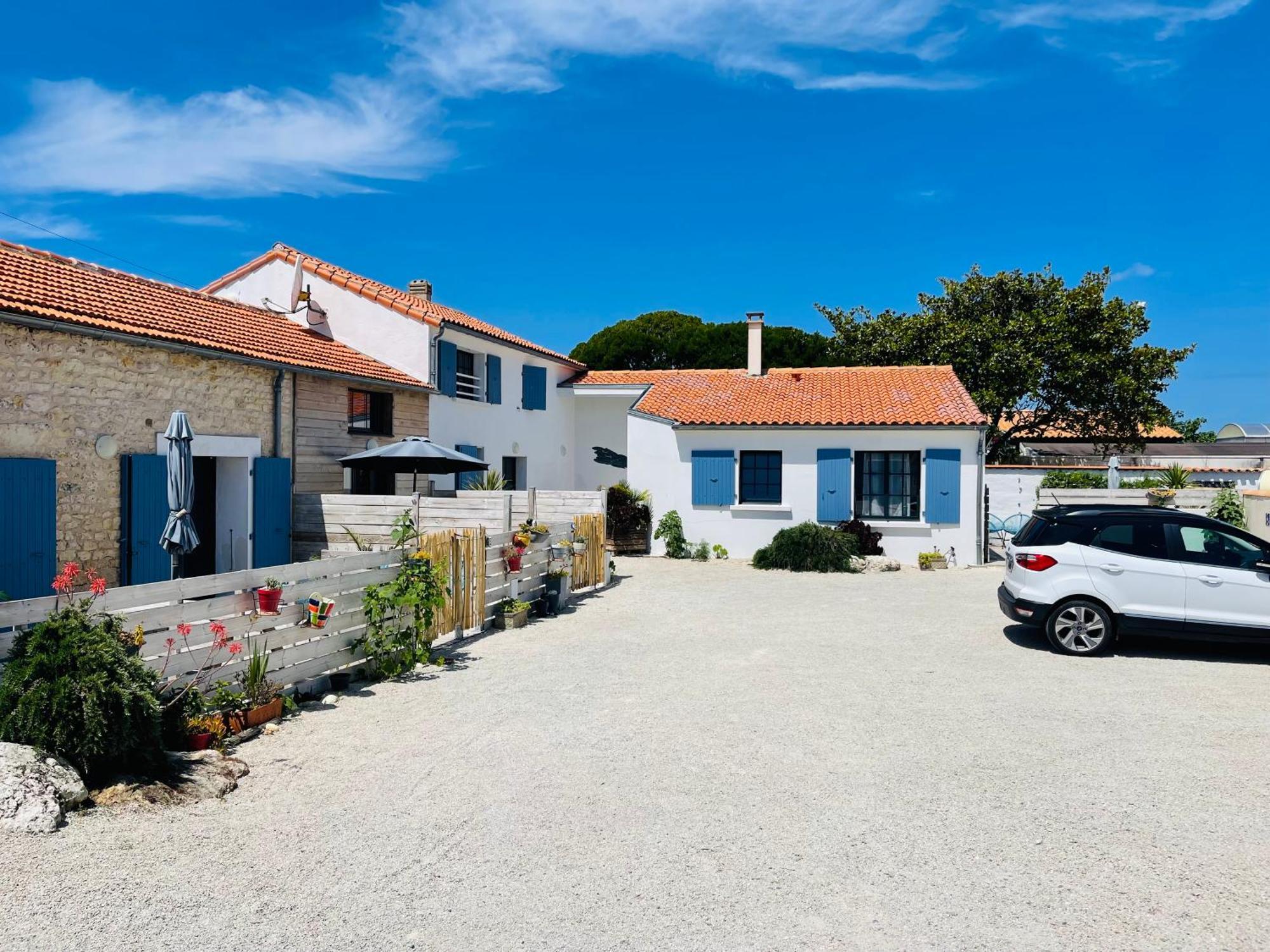 Clos Des Aigrettes -6 Gites De Charme Et Confort A 30M Du Port De La Cotiniere Bagian luar foto