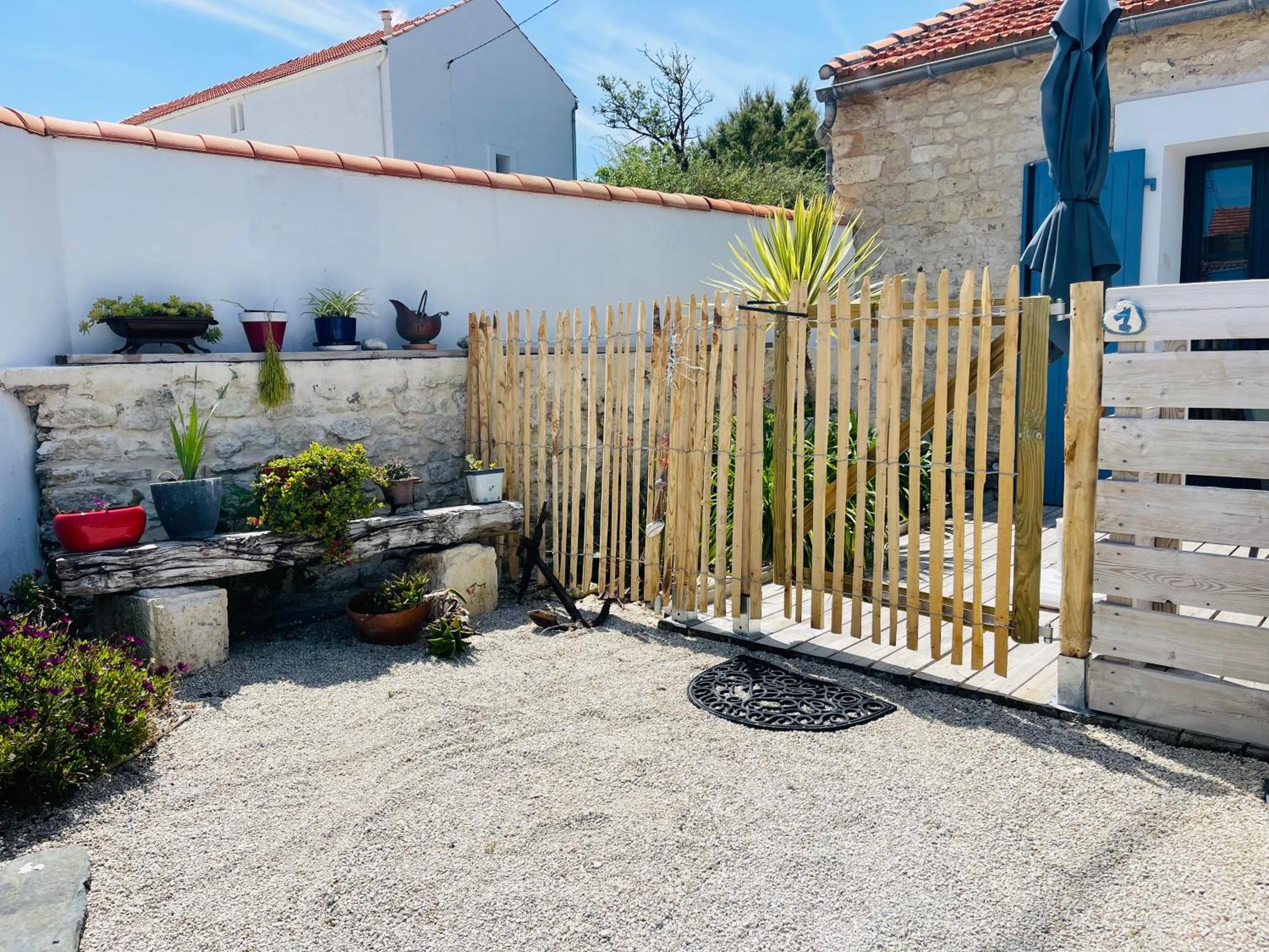 Clos Des Aigrettes -6 Gites De Charme Et Confort A 30M Du Port De La Cotiniere Bagian luar foto